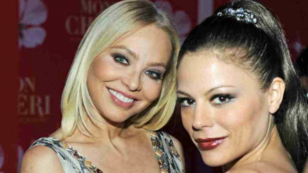 Naike Rivelli E Ornella Muti, Sapete Dove Vivono? In Una Vecchia Abbazia