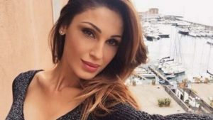 Anna Tatangelo spacco vertiginoso - Solonotizie24