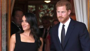 Harry e Meghan sfruttano la Regina - Solonotizie24