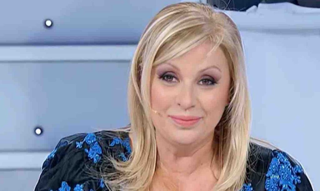 Tina Cipollari cambia look prima di Uomini e Donne: i fan senza parole