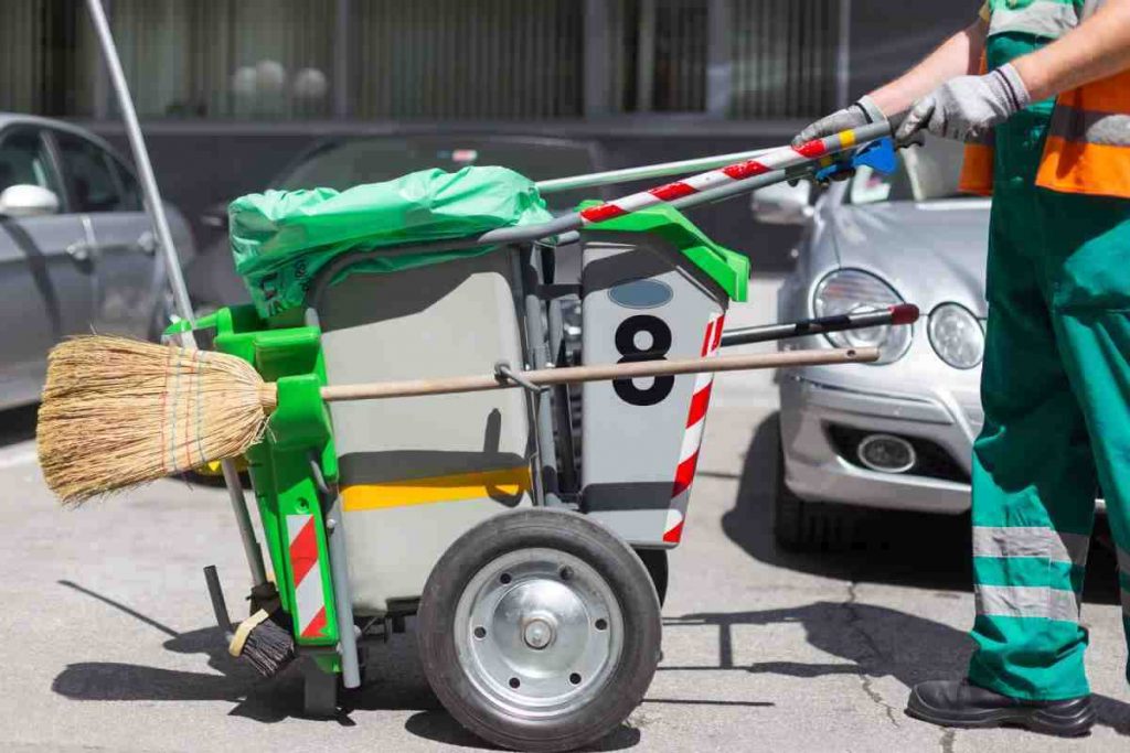 Gesto da encomio di un netturbino | Ha dimostrato un’onestà d’altri tempi